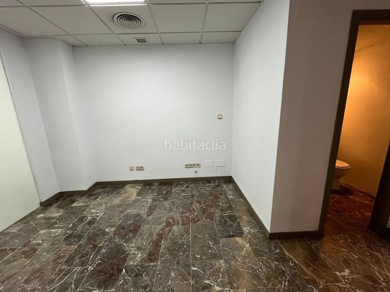 Foto a961a03d-656b-4bba-9cc8-95422ae73722. Miete büro in Eixample Nord Girona