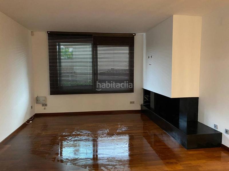 Foto 0c2e9e00-4fa7-48aa-bcde-3fe72d4fabe5. Casa amb calefacció aparcament a Montilivi Girona