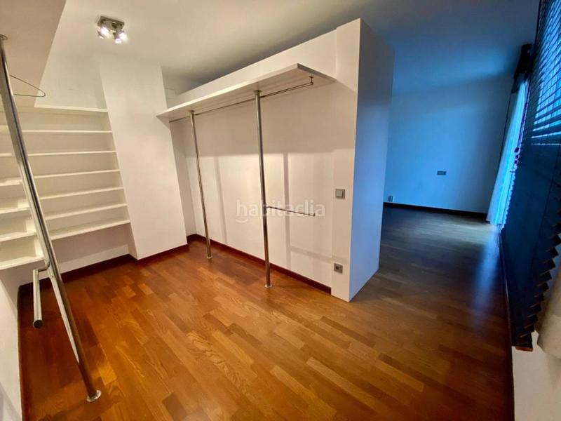 Foto d8cf35bc-802f-486d-a3bb-6d2a7d8c8832. Casa amb calefacció aparcament a Montilivi Girona