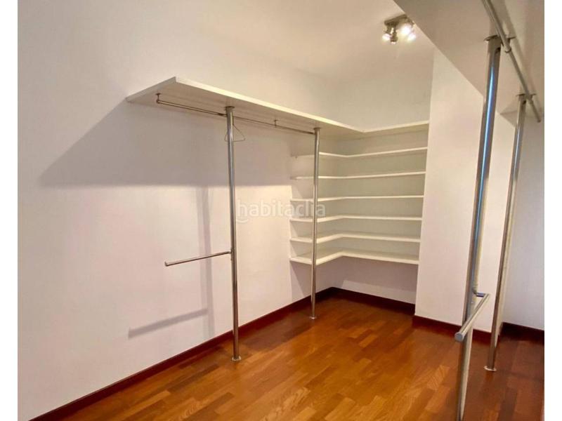 Foto e23ac610-9075-4ae3-9995-9a53c3d40ced. Casa amb calefacció aparcament a Montilivi Girona