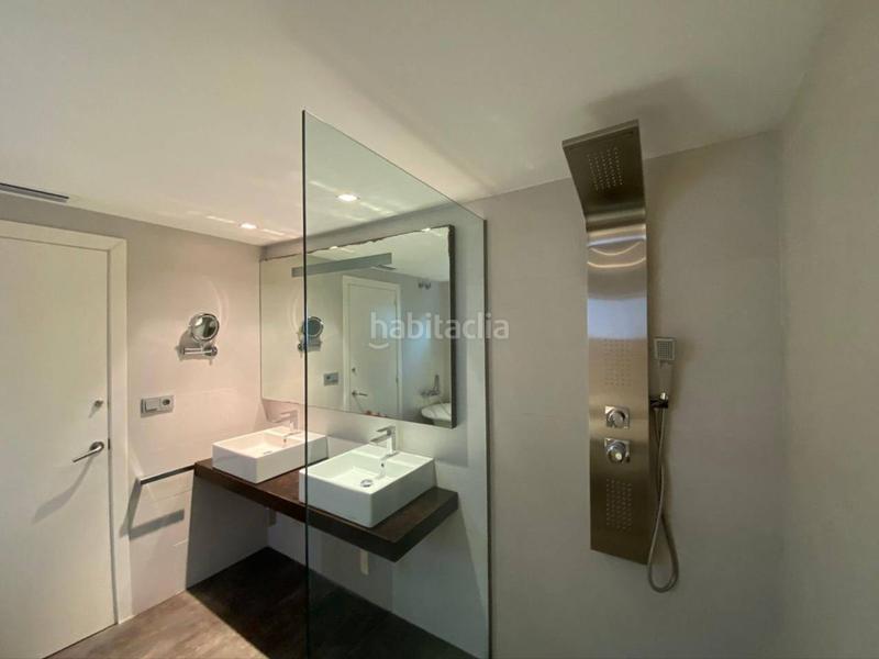 Foto ee1ad253-2e9d-4220-bec8-41864e009e32. Casa amb calefacció aparcament a Montilivi Girona