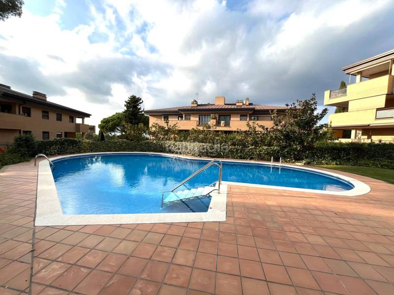 Foto 95071fa3-cd81-4d56-965a-ce1d70fee220. Rent flat with heating parking pool in Montjuïc Girona