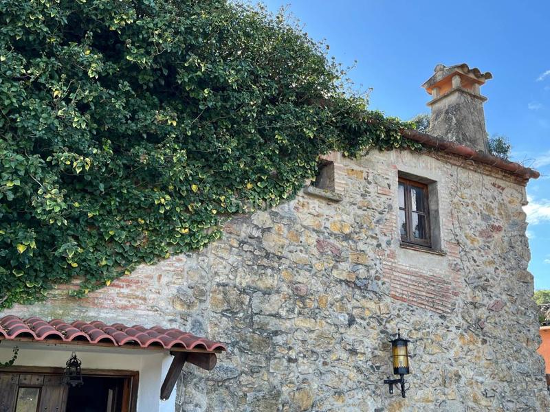 Foto e1624b78-4d36-4e4e-8e13-8f0b828dafcd. Casale con riscaldamento parcheggio in Llofriu