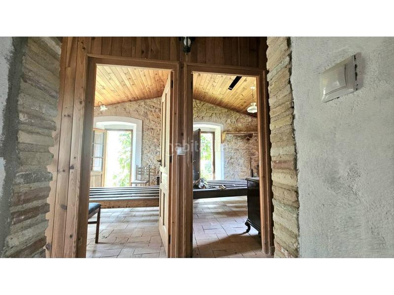 Foto f68f4e42-8404-4ab5-ba5e-f5ad4e0e618d. Casale con riscaldamento parcheggio in Llofriu