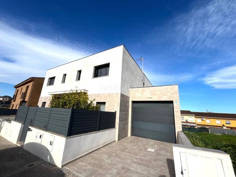 Foto ae507281-b427-4dad-af7e-847bc3155a36. Casa amb aparcament a Sils