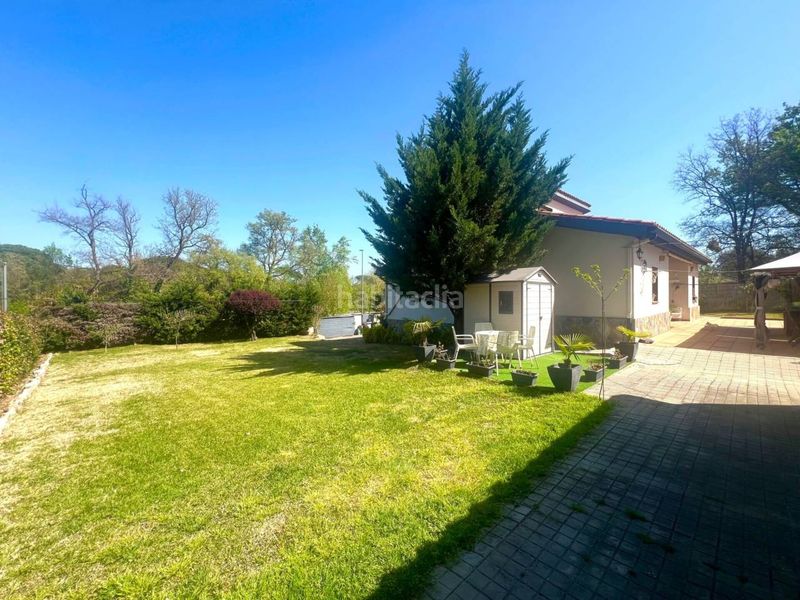 Foto df070e64-6b2f-4b82-a3b9-d8550a93f777. Casa amb aparcament a Vilobí d´Onyar