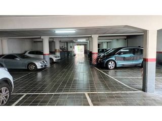 Car parking  Calle sant eusebi. Plaza de aparcamiento a pie de calle