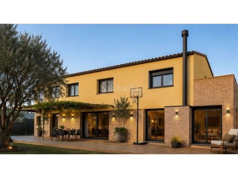 Foto 0b03dbe9-5648-4c12-91e1-2093cef03f2d. Casa amb calefacció aparcament a Montilivi Girona