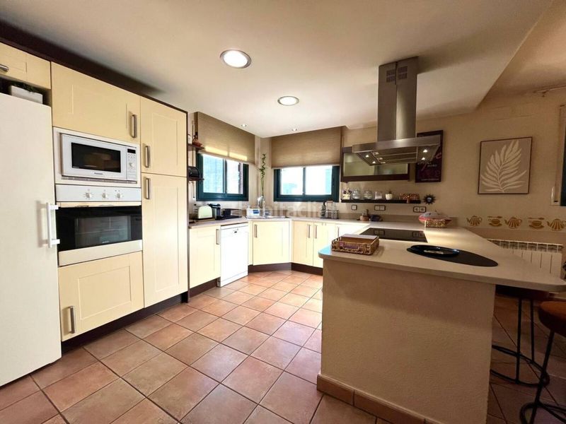 Foto f06f02a7-474a-4d2f-beb7-58c968a82c8b. Casa amb calefacció aparcament a Montilivi Girona