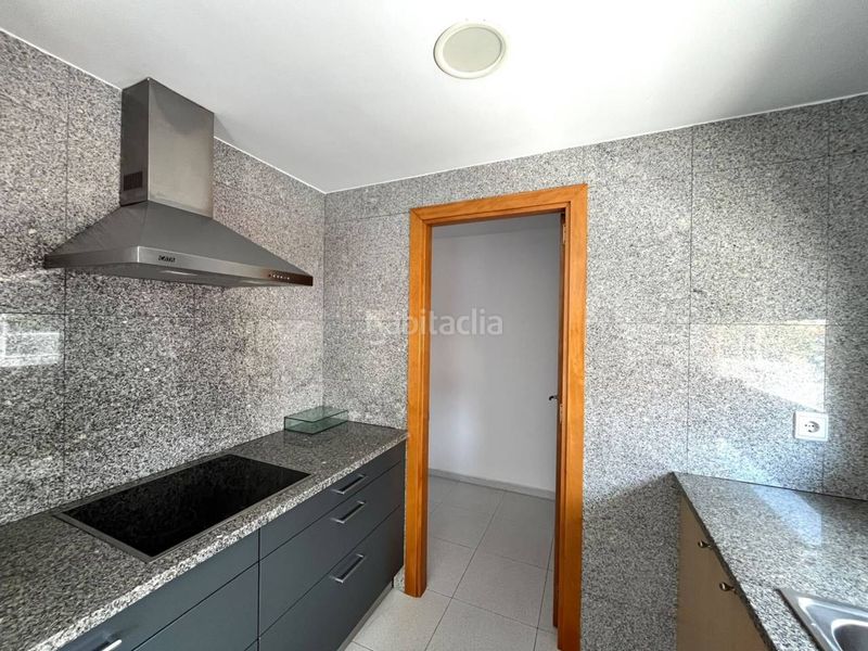 Foto 3df79d0a-f0d3-49c0-a65c-9a72c9ca8d62. Etagenwohnung mit heizung in La Devesa Girona