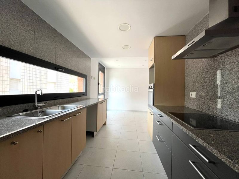 Foto 7bb78a42-2c57-43b1-900e-b9904a62cc6d. Etagenwohnung mit heizung in La Devesa Girona