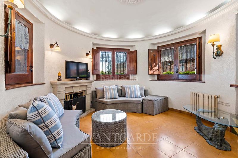 Foto 349b7c89-4dca-4f98-bf2c-585c56c8742c. Xalet a avinguda del taió 133 a Castellví de Rosanes