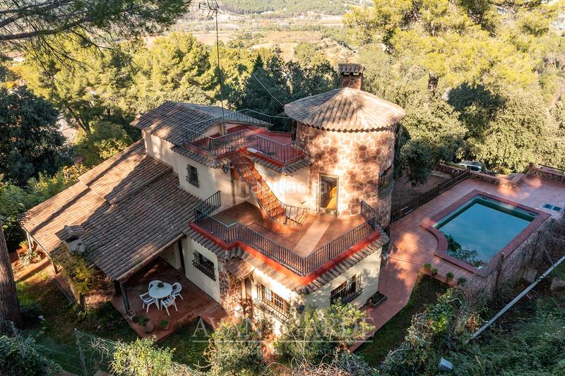 Foto 83a8224a-e8a5-4528-a53a-a65afc1e096e. Xalet a avinguda del taió 133 a Castellví de Rosanes