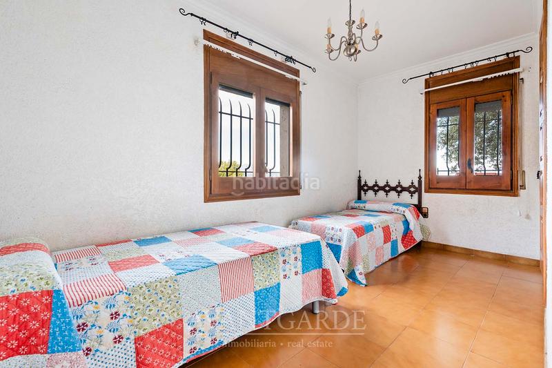 Foto 911948a2-acad-449b-b85f-032cca3d2755. Xalet a avinguda del taió 133 a Castellví de Rosanes