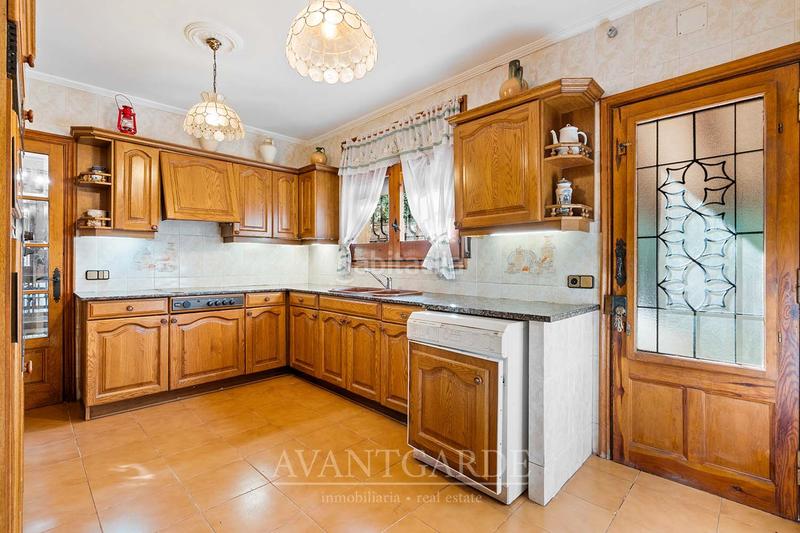 Foto c97a9b6d-ddf0-485f-9449-dc68ede8bfc9. Xalet a avinguda del taió 133 a Castellví de Rosanes