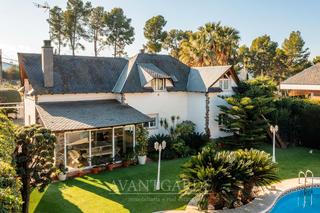 Chalet  Via doctor josep maria tarruella 66. Acogedora casa en fontpineda