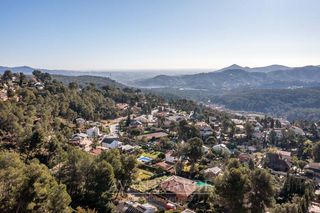 Xalet a Via abadia de poblet 22. Obra nueva a 25 minutos de barcelona
