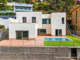 Xalet a Via abadia de poblet 22. Obra nueva a 25 minutos de barcelona