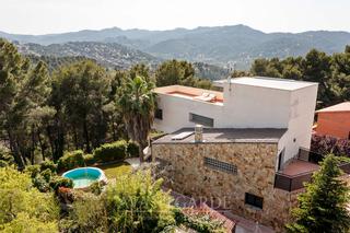 Chalet à Carrer de tomàs guerrero 19. Moderna casa a 25 minutos de barcelona