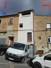 Masia en Larraga. Casa de pueblo en larraga