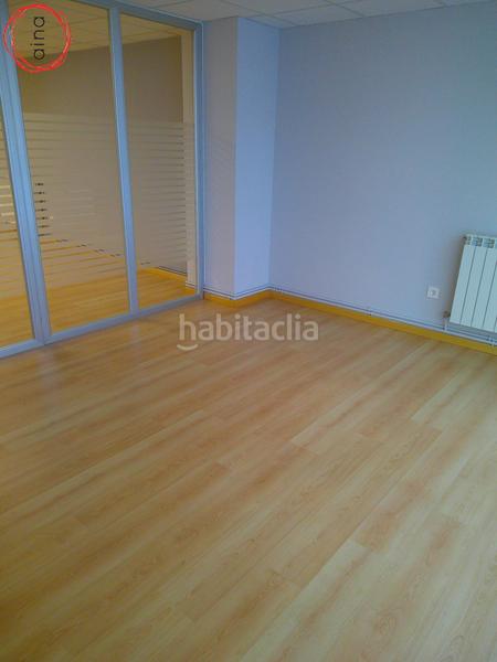 Foto f265ed4b-5996-4208-9c19-61a401b861a2. Bureau avec chauffage dans San Juan Pamplona / Iruña