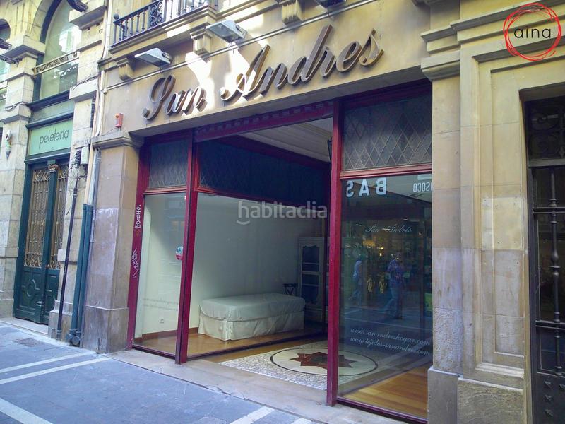 Foto a84c0ce2-9847-421b-96e6-a5fbd309a59e. Alquiler local comercial venta o alquiler local calle zapatería en Pamplona / Iruña