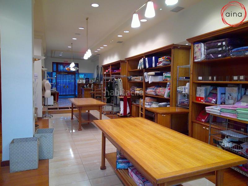 Foto bcd42d47-2c87-47f4-88fc-e30a2a2772d2. Alquiler local comercial venta o alquiler local calle zapatería en Pamplona / Iruña