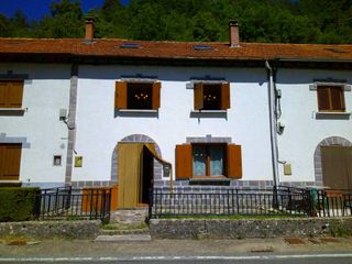 Reihenhaus  Barrio zabalea 25. Casa adosada en uztarroz
