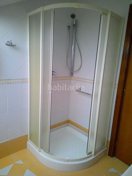 Foto a04c749a-21f5-47ae-a746-c3ba852bfe5e. Chalet in carretera campanas 5 in Puente la Reina / Gares