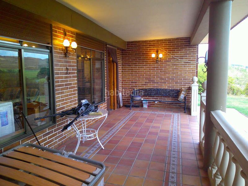 Foto a23828fa-a578-4e98-a308-de361b8919f8. Chalet in carretera campanas 5 in Puente la Reina / Gares