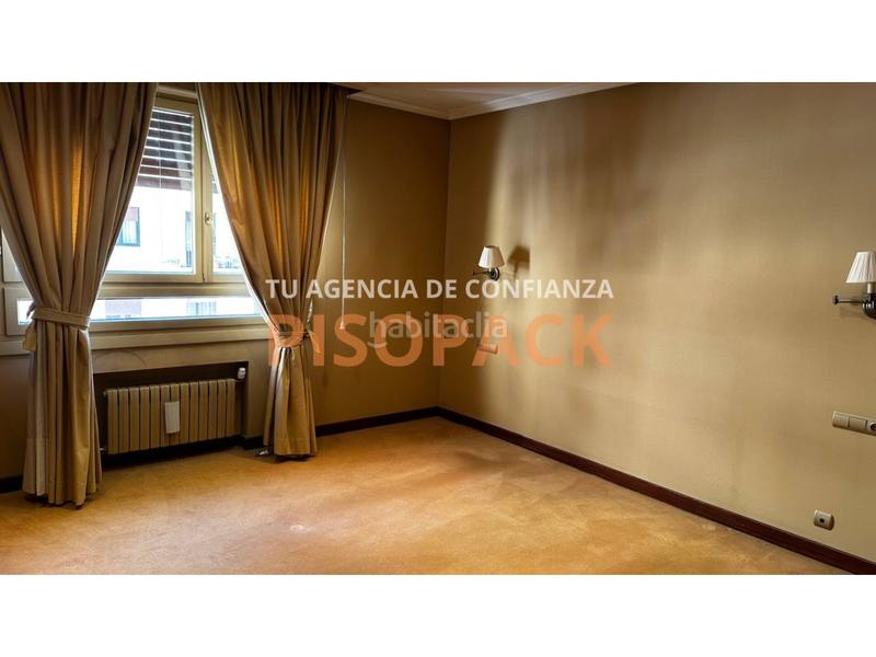 Foto 2107951b-e794-4917-9d81-735b57e7f496. Pis amb calefacció a Segundo Ensanche Pamplona / Iruña