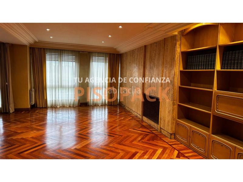 Foto 3ffacf36-1cae-474d-9f05-1cf47c1699e9. Pis amb calefacció a Segundo Ensanche Pamplona / Iruña