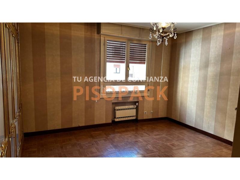 Foto b40a1ab4-f2b0-4508-9339-70137bd4de1f. Pis amb calefacció a Segundo Ensanche Pamplona / Iruña