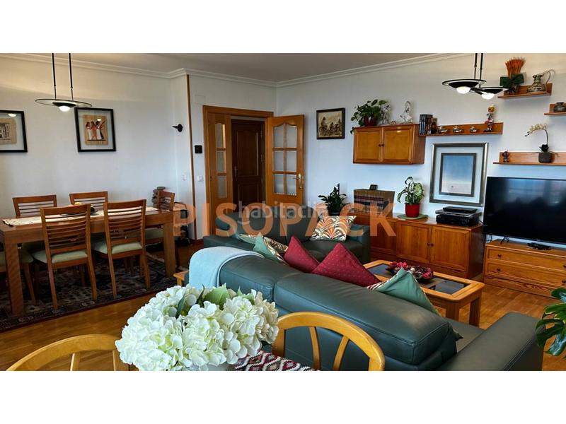 Foto 9a6d3e49-6005-49c2-b9d9-bfa7a4a39f0b. Pis amb calefacció aparcament piscina a Olaz Valle de Egüés / Eguesibar