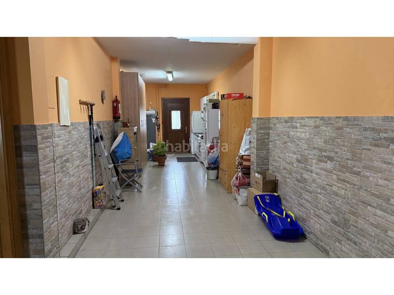 Foto 2f13d572-e844-45d5-86aa-29f9d1ee2982. Casa adossada amb calefacció aparcament a Urdiain