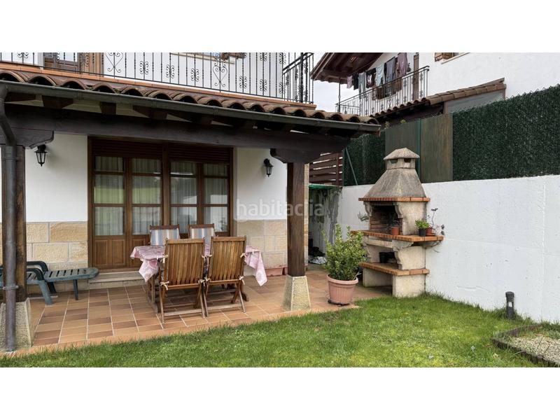 Foto 61820dd3-c403-4d34-958d-e872266dfb1c. Casa adossada amb calefacció aparcament a Urdiain