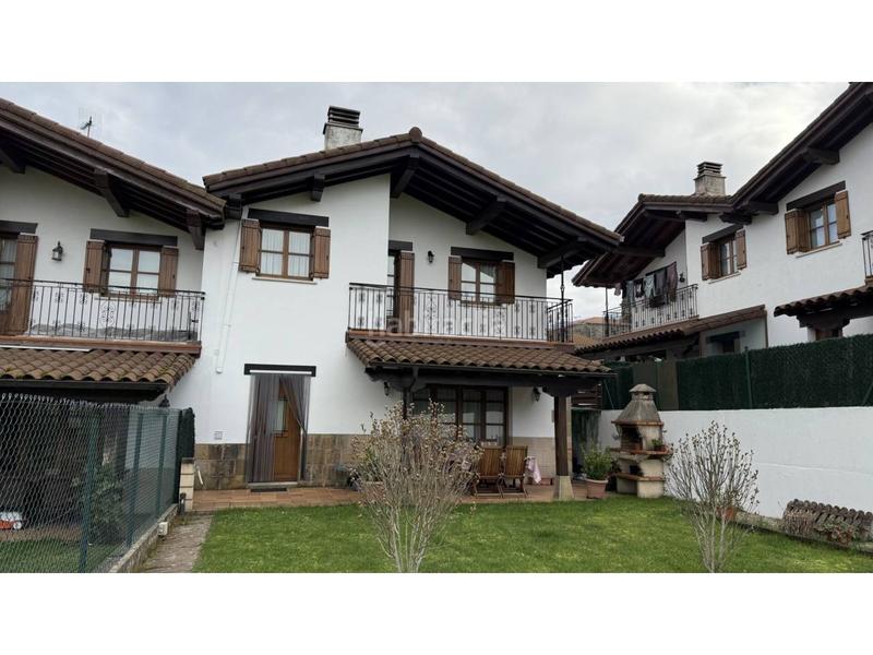 Foto 6beee782-c323-494d-aeaf-f663ad90ae51. Casa adossada amb calefacció aparcament a Urdiain