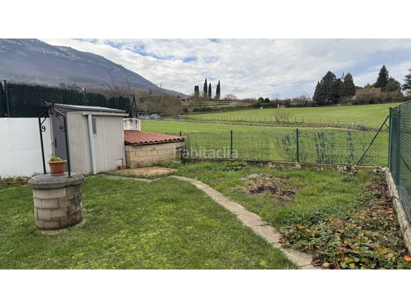 Foto 7c6d9e90-ed57-4986-a934-479e7f6dc7f7. Casa adossada amb calefacció aparcament a Urdiain