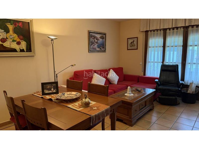 Foto c43427db-5a99-4126-8925-89e832805b59. Casa adossada amb calefacció aparcament a Urdiain