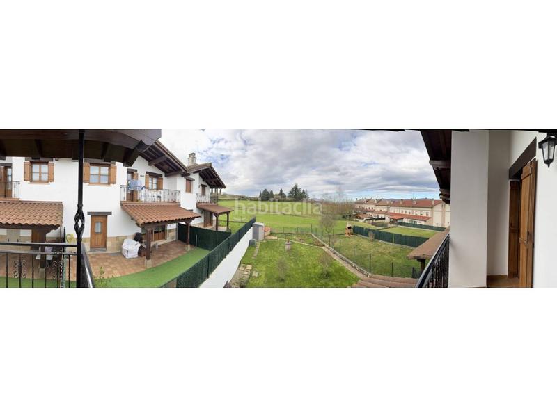 Foto c67313a3-da20-4de2-ba0e-dd9b8eae1a97. Casa adossada amb calefacció aparcament a Urdiain