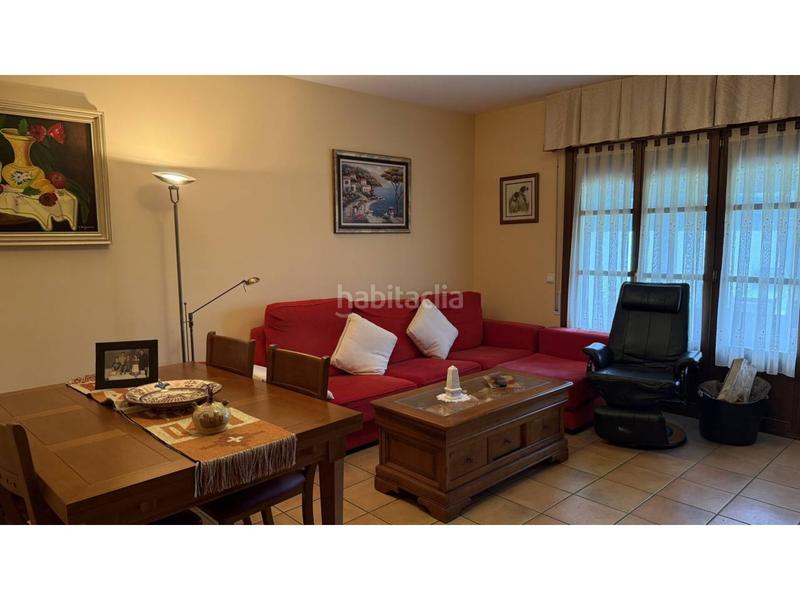 Foto f5815785-e177-45c8-ae03-acdcbe34aa32. Casa adossada amb calefacció aparcament a Urdiain