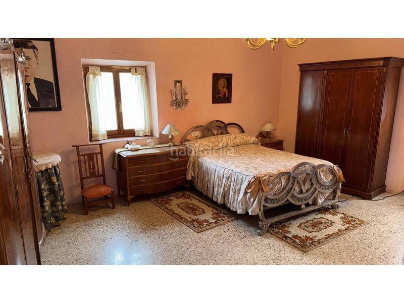 Foto 7001ae72-4c4a-41a1-a3d2-9bc5d227ffc0. Casa en el pueblo de caseda se vende una casa bien cuidada de tres alturas. en Cáseda