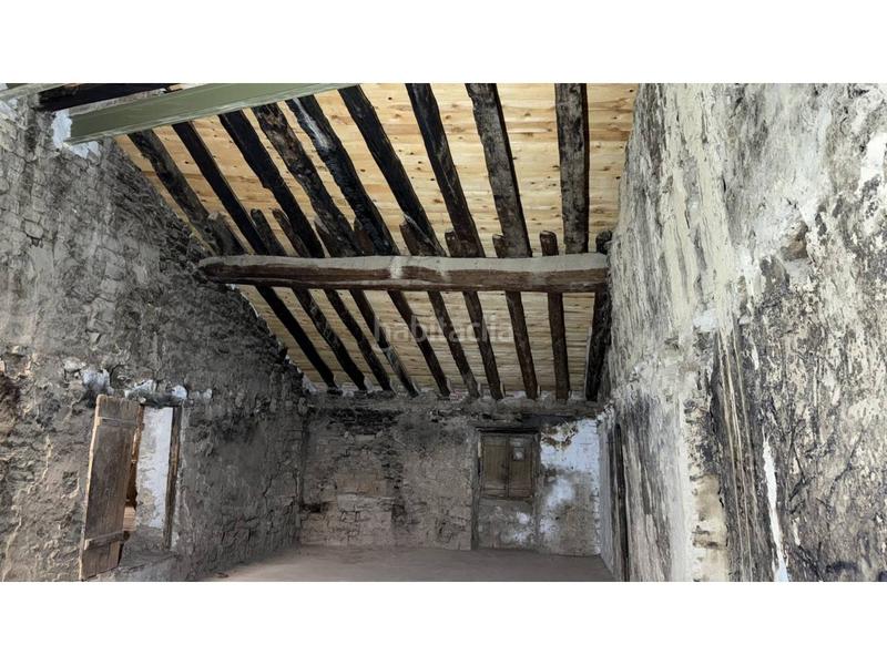 Foto 7612c36e-3c72-46de-9539-106fbc4eb346. Casa en el pueblo de caseda se vende una casa bien cuidada de tres alturas. en Cáseda