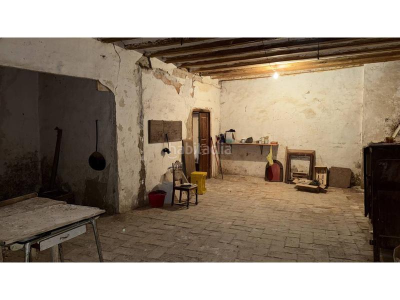 Foto 8d33c816-4548-43ac-8764-ec4ab7774211. Casa en el pueblo de caseda se vende una casa bien cuidada de tres alturas. en Cáseda