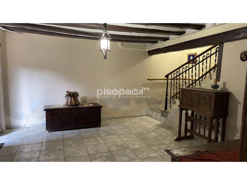 Foto b61e3be7-0515-4a34-9d14-1aa30b00d7ef. Casa en el pueblo de caseda se vende una casa bien cuidada de tres alturas. en Cáseda