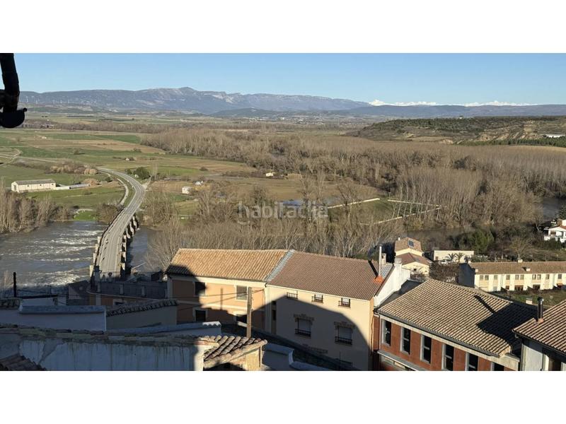 Foto c12b8cde-f6c1-4382-92e3-65af2e272f89. Casa en el pueblo de caseda se vende una casa bien cuidada de tres alturas. en Cáseda