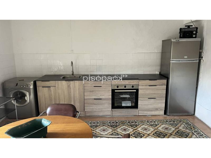 Foto d0c5daa2-ed39-4b6e-b494-3e0b8153885a. Casa en el pueblo de caseda se vende una casa bien cuidada de tres alturas. en Cáseda
