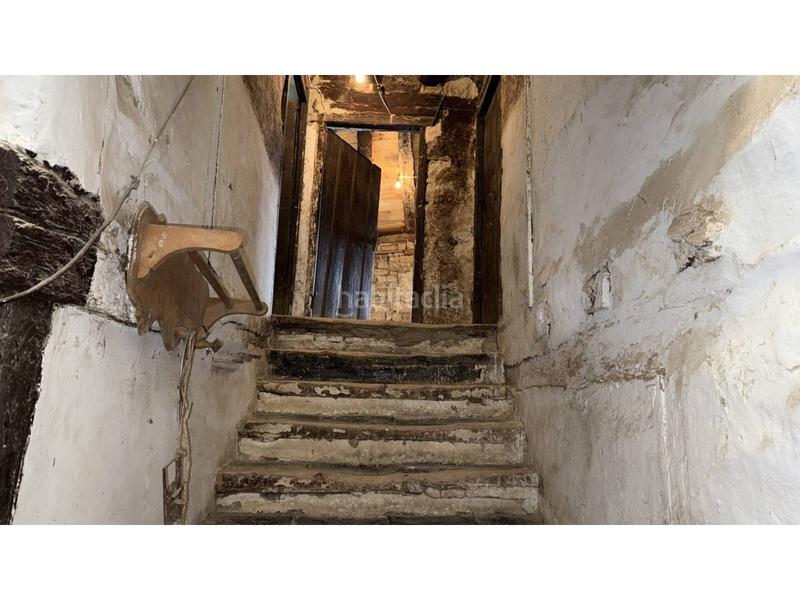 Foto f9f3a3e3-5b48-4321-b15a-daa71778a555. Casa en el pueblo de caseda se vende una casa bien cuidada de tres alturas. en Cáseda