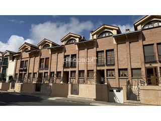Reihenhaus  Zelai kalea. Venta chalet pareado en calle zelai de alsasua.