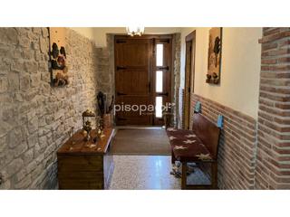 Masia  Carretera. Venta de extraordinaria casa de pueblo en fachada de piedra carc